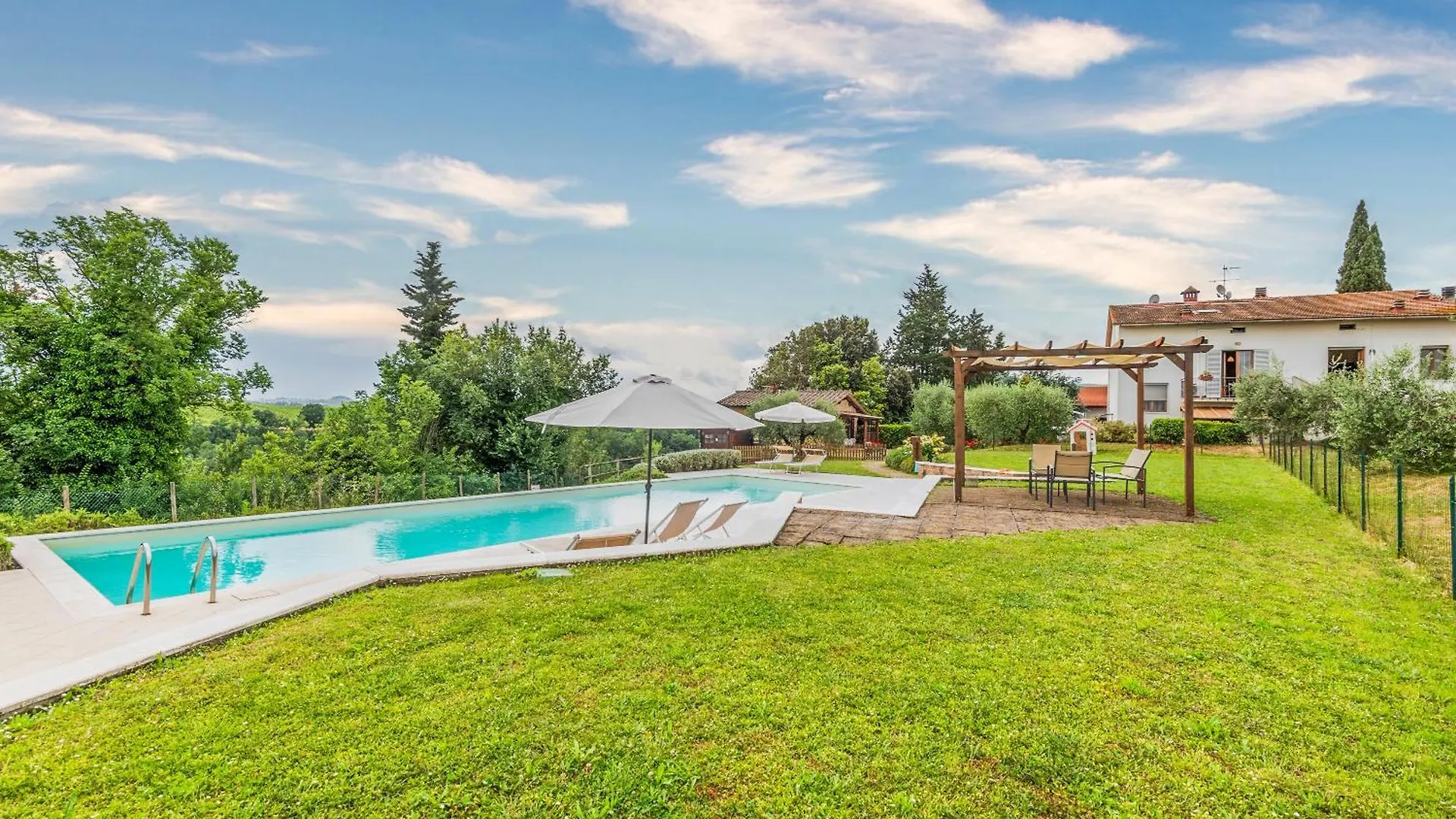 Apartment Tenuta Fornacelle La Rosa San Gimignano Italy